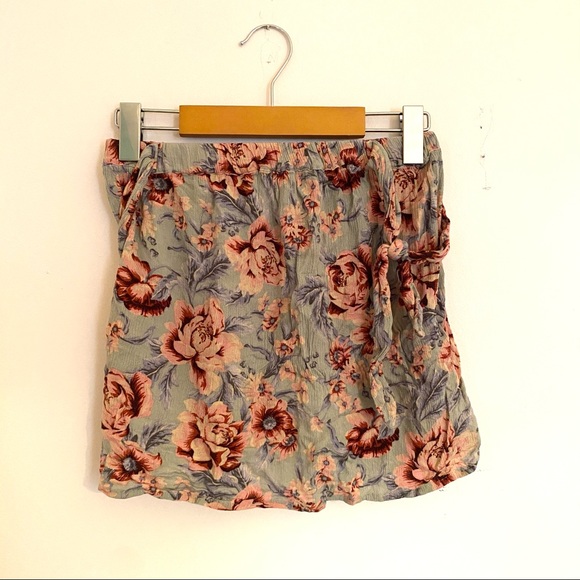 American Eagle Off the Shoulder Floral Shirt XS - Picture 5 of 7